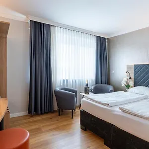 Plaza Rieker Hauptbahnhof Hotel